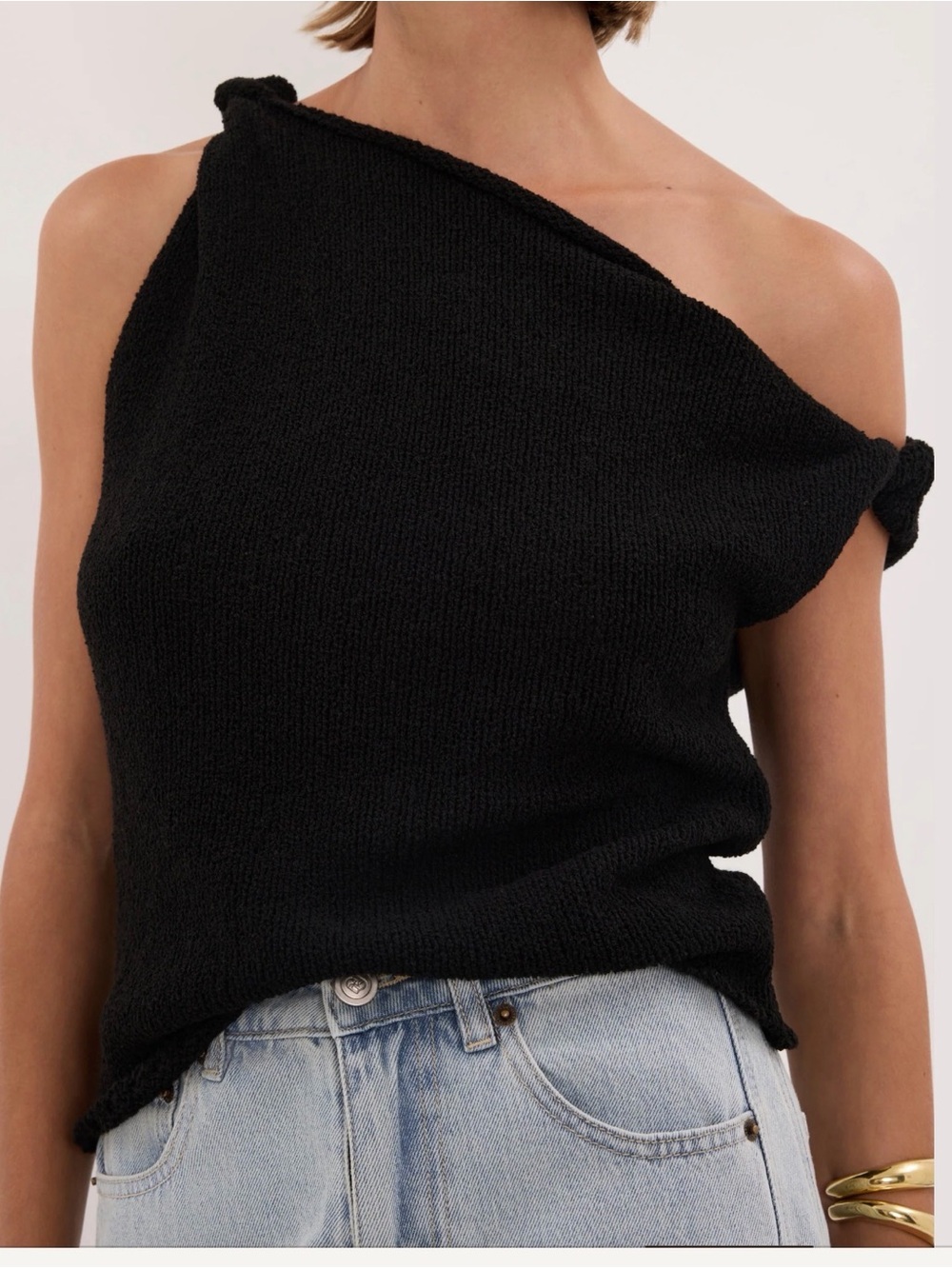 DISSH Black One-Shoulder Knit Top with Twist Strap
